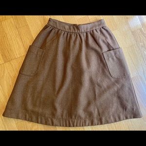 Knee-high wool skirt